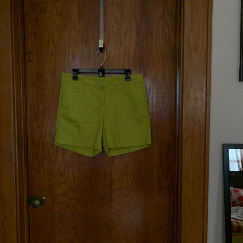 LOFT Green Women's Bermudas